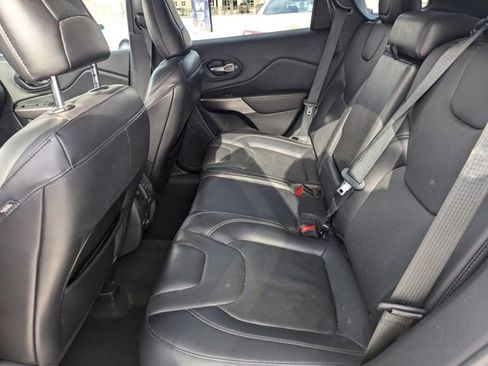 Used 2021 Jeep Cherokee Latitude Lux w/ Comfort/Convenience Group image 18