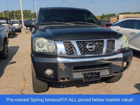 Used 2012 Nissan Titan SV w/ SV Value Truck Pkg AWD/4WD image 6