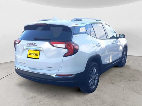 Used 2024 GMC Terrain SLT AWD/4WD image 4