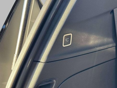 New 2026 Chrysler Pacifica Select image 9