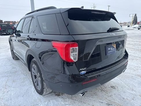 Certified 2023 Ford Explorer XLT w/ Equipment Group 202A image 5
