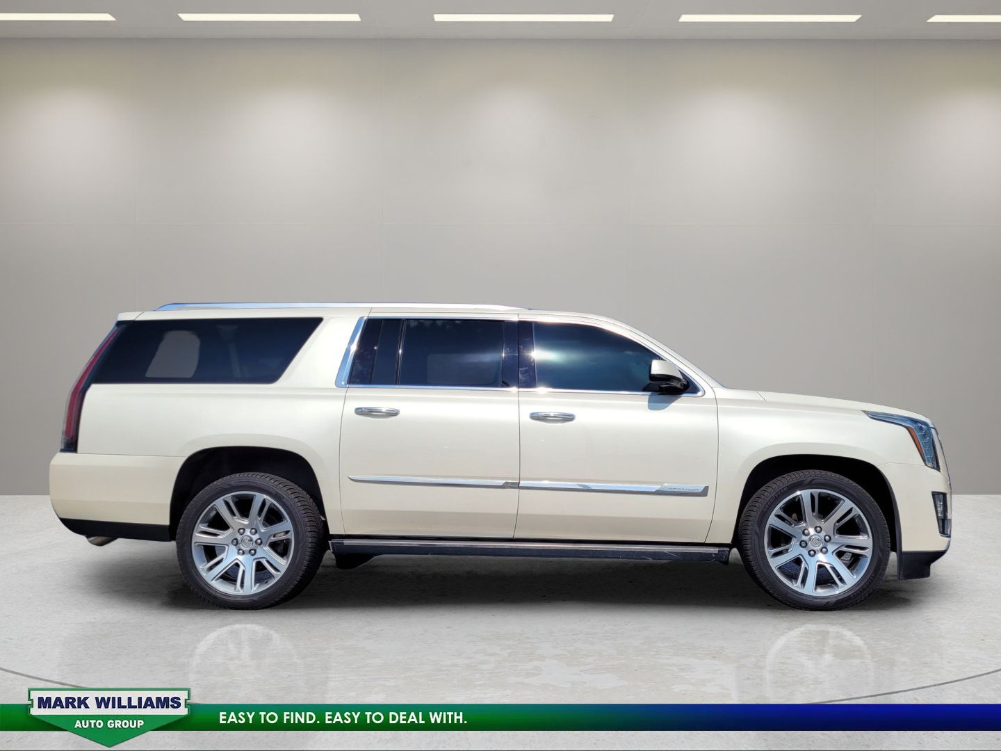 Used 2015 Cadillac Escalade ESV Premium AWD/4WD image 2