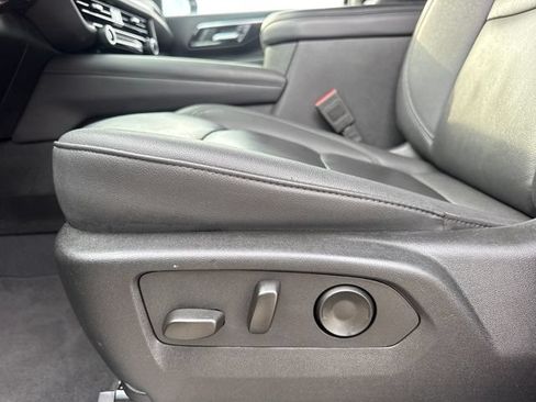 Used 2025 Chevrolet Tahoe LT AWD/4WD image 13