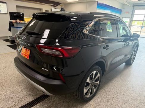 Used 2024 Ford Escape Platinum AWD/4WD image 5