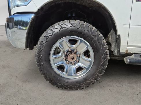 Used 2014 RAM 2500 Tradesman w/ Chrome Appearance Group AWD/4WD image 9