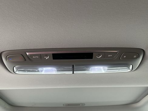 Used 2025 Kia Telluride S AWD/4WD image 29