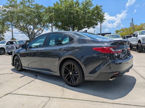 Used 2025 Toyota Camry SE FWD image 6