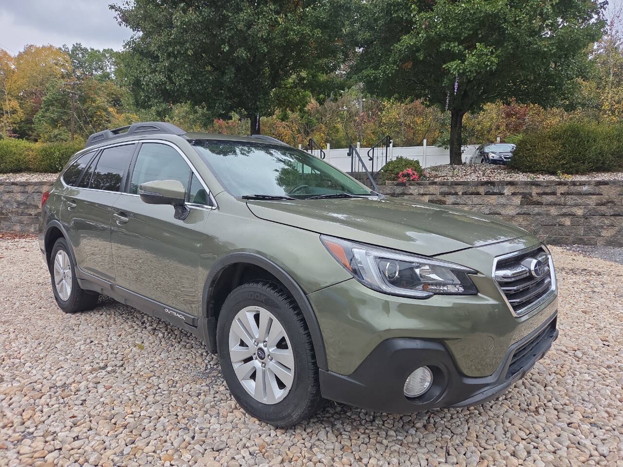 Used 2018 Subaru Outback 2.5i Premium AWD/4WD image 1