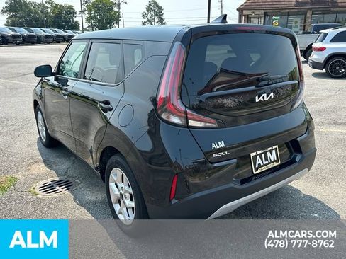 Used 2025 Kia Soul LX w/ LX Technology Package FWD image 8
