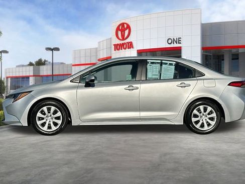 Used 2025 Toyota Corolla LE image 9