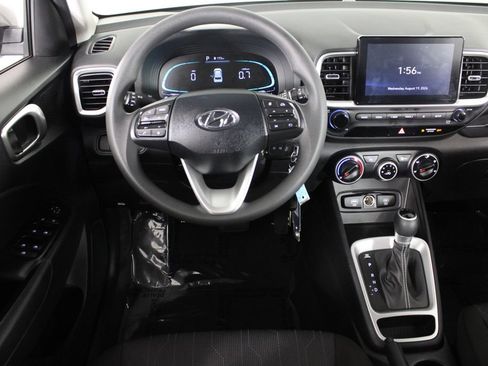 Certified 2025 Hyundai Venue SE FWD image 8