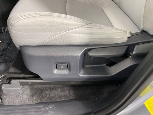 Certified 2024 Toyota Tacoma SR5 image 8