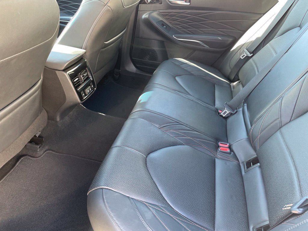 Used 2021 Toyota Avalon Limited w/ Advanced Safety Package FWD image 19