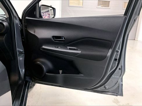 Used 2022 Nissan Kicks S image 26