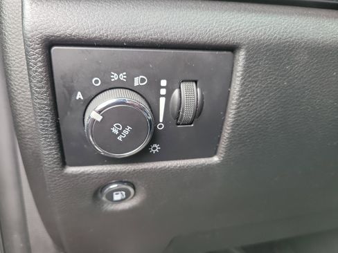 Used 2019 Jeep Grand Cherokee Limited image 30