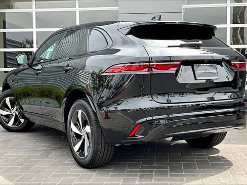 New 2026 Jaguar F-PACE R-Dynamic S image 3