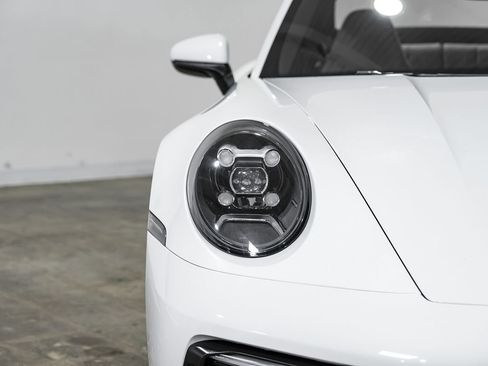 Used 2020 Porsche 911 Carrera RWD image 49
