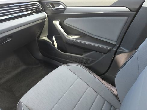 New 2025 Volkswagen Jetta SE image 23