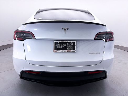 Used 2022 Tesla Model Y Performance AWD/4WD image 13