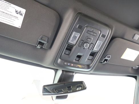 Used 2022 Chevrolet Tahoe Z71 w/ Luxury Package image 46