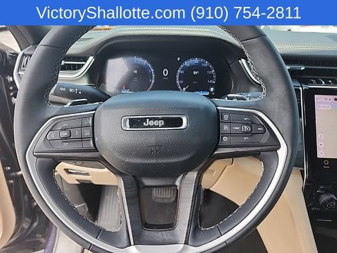 Used 2024 Jeep Grand Cherokee Limited w/ Luxury Tech Group II AWD/4WD image 15