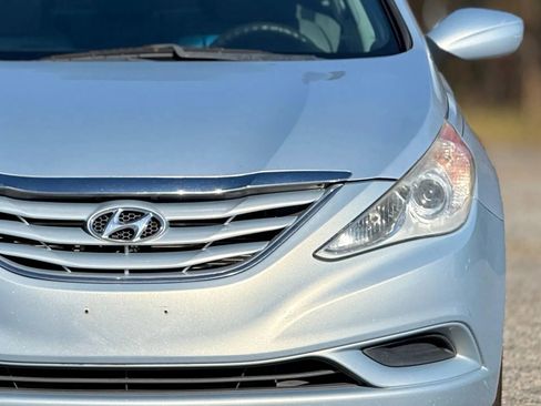 Used 2011 Hyundai Sonata GLS image 12
