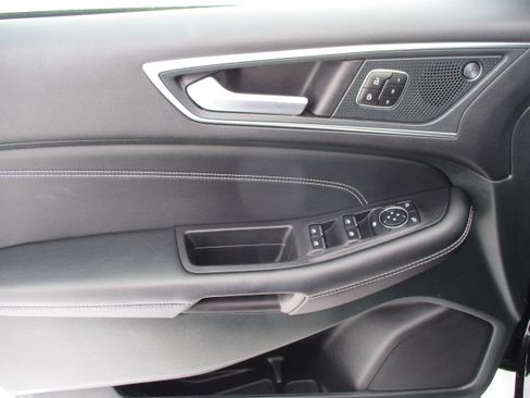 Used 2024 Ford Edge Titanium image 34