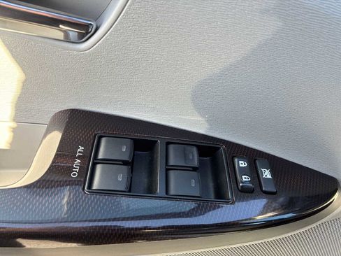 Used 2010 Toyota Venza AWD image 15