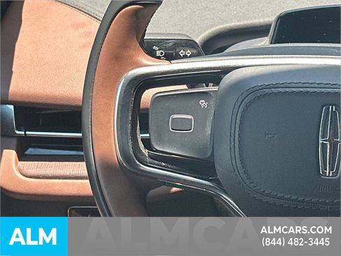 Used 2025 Lincoln Navigator Reserve AWD/4WD image 29