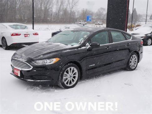Used 2017 Ford Fusion S image 3