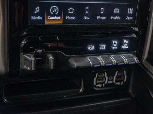 Used 2022 RAM 3500 Limited AWD/4WD image 28