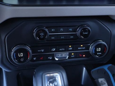 Used 2021 Ford Bronco Wildtrak image 38