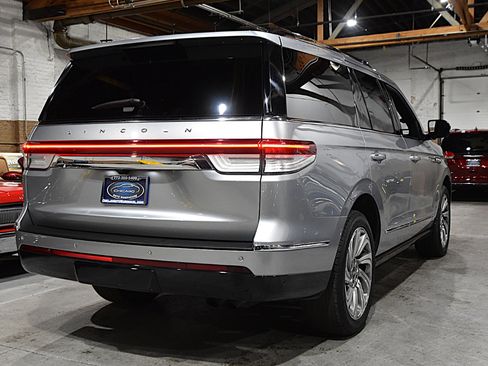 Used 2023 Lincoln Navigator Reserve image 10