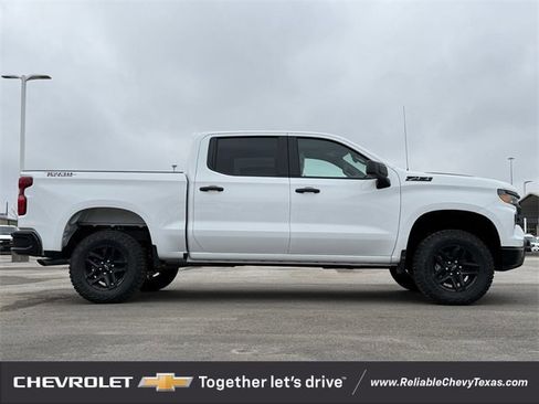 New 2026 Chevrolet Silverado 1500 Custom Trail Boss w/ LPO, Dark Essentials Package image 5