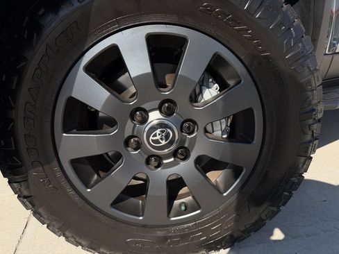 Used 2026 Toyota Land Cruiser w/ Premium Package AWD/4WD image 9