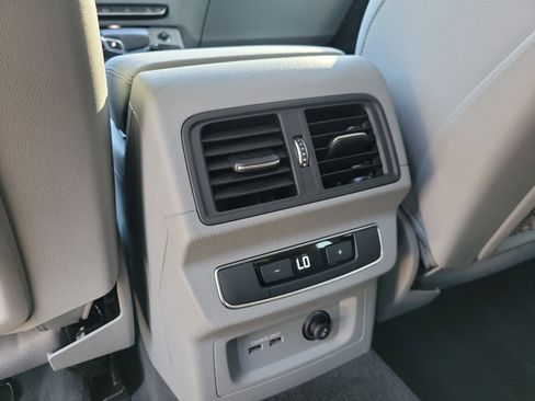 Certified 2025 Audi Q5 2.0T Premium Plus image 15