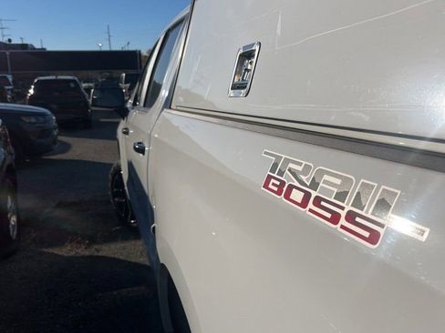 Used 2021 Chevrolet Silverado 1500 LT Trail Boss w/ Convenience Package II image 7