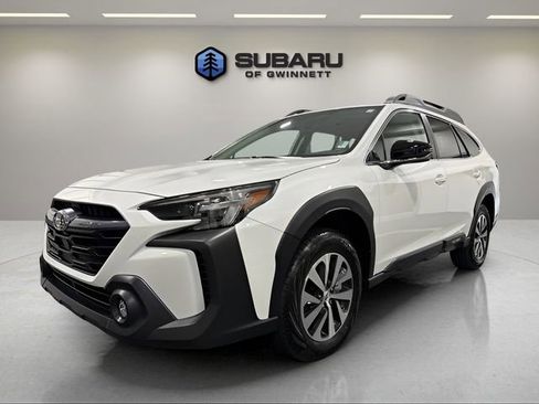 Used 2025 Subaru Outback Premium w/ Tech Package 1 AWD/4WD image 1