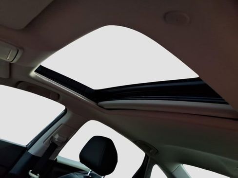Used 2023 Honda Accord Touring image 10