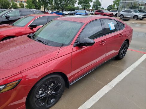Used 2025 Honda Accord SE image 1