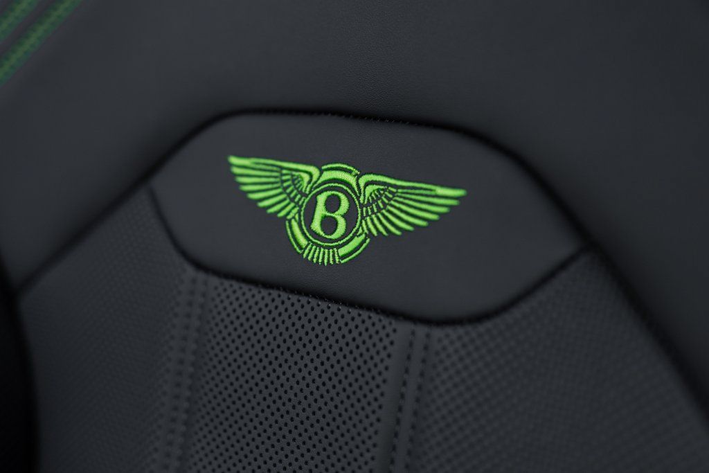Used 2025 Bentley Bentayga AWD/4WD image 48