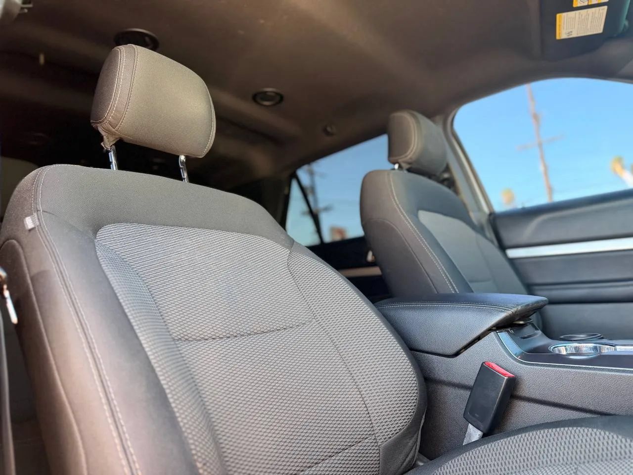 Used 2017 Ford Explorer XLT FWD image 46