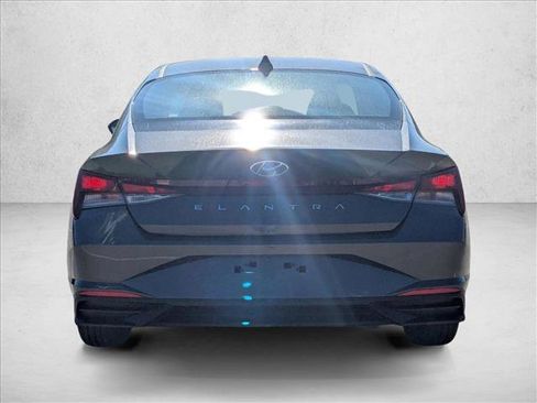 Used 2023 Hyundai Elantra SEL w/ Cargo Package image 6