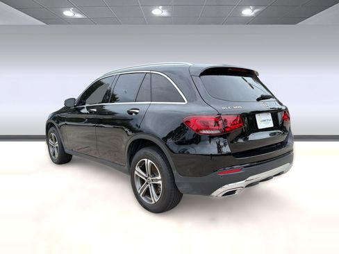 Used 2022 Mercedes-Benz GLC 300 4MATIC image 3