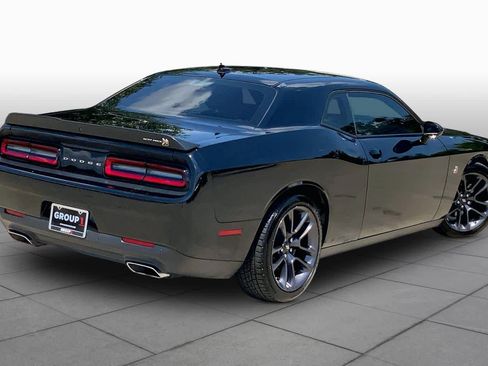 Used 2022 Dodge Challenger R/T Scat Pack RWD image 11