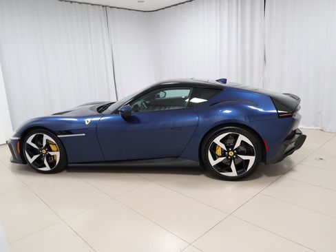 Used 2025 Ferrari 12Cilindri RWD image 16