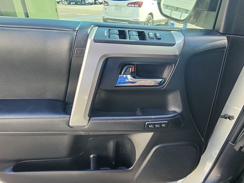 Used 2020 Toyota 4Runner Limited AWD/4WD image 18
