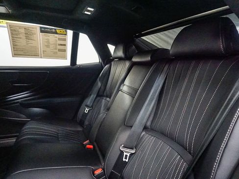 Used 2022 Lexus LS 500 image 19