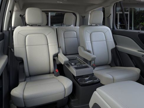 New 2025 Lincoln Aviator Reserve w/ Equipment Group 201A image 11