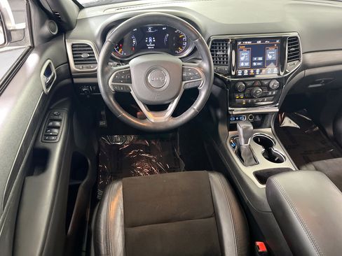 Used 2022 Jeep Grand Cherokee Laredo X image 22